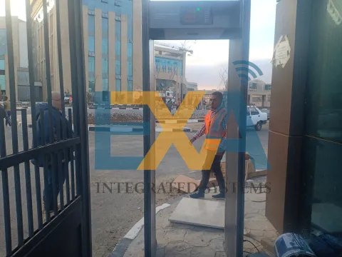 مشروع بوابة كاشف المعادن لمستشفى جامعة الجلالة من مشروعات إكسا