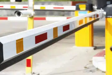 بوابات الجراجات الالكترونية